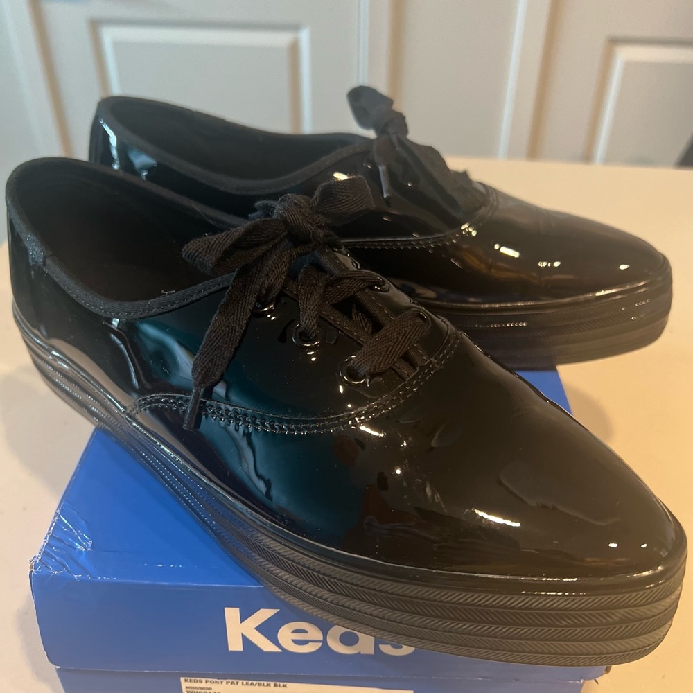 KEDS PATENT LEATHER SNEAKERS